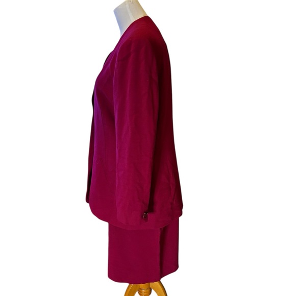 Jones New York Vintage Women's Wool Cranberry Suit Size 12 (NWT) - Picture 2 of 11